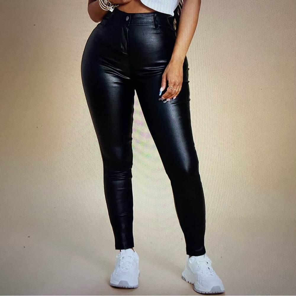 Black fashion Nova pant - Size: small
